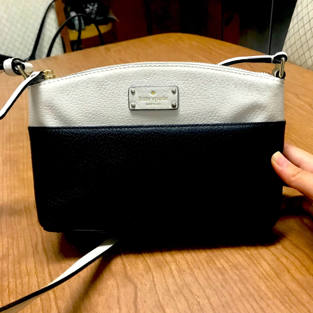Kate Spade Cross Body Bag ♠️